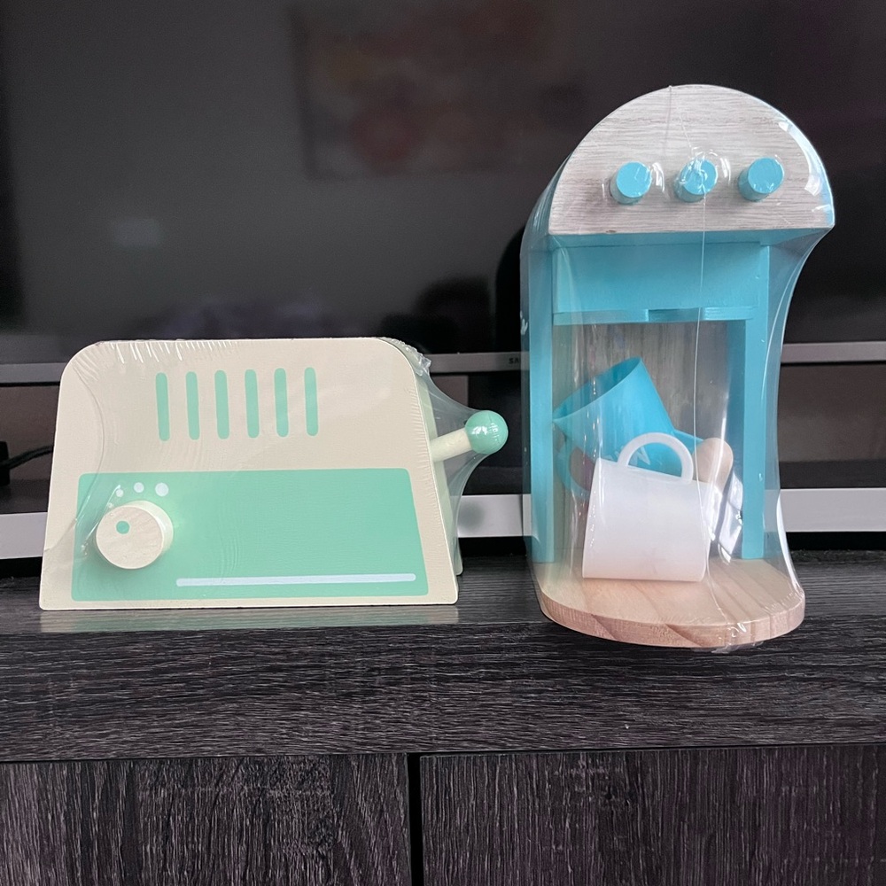 Target Bullseye Wooden Play Food Set☕️